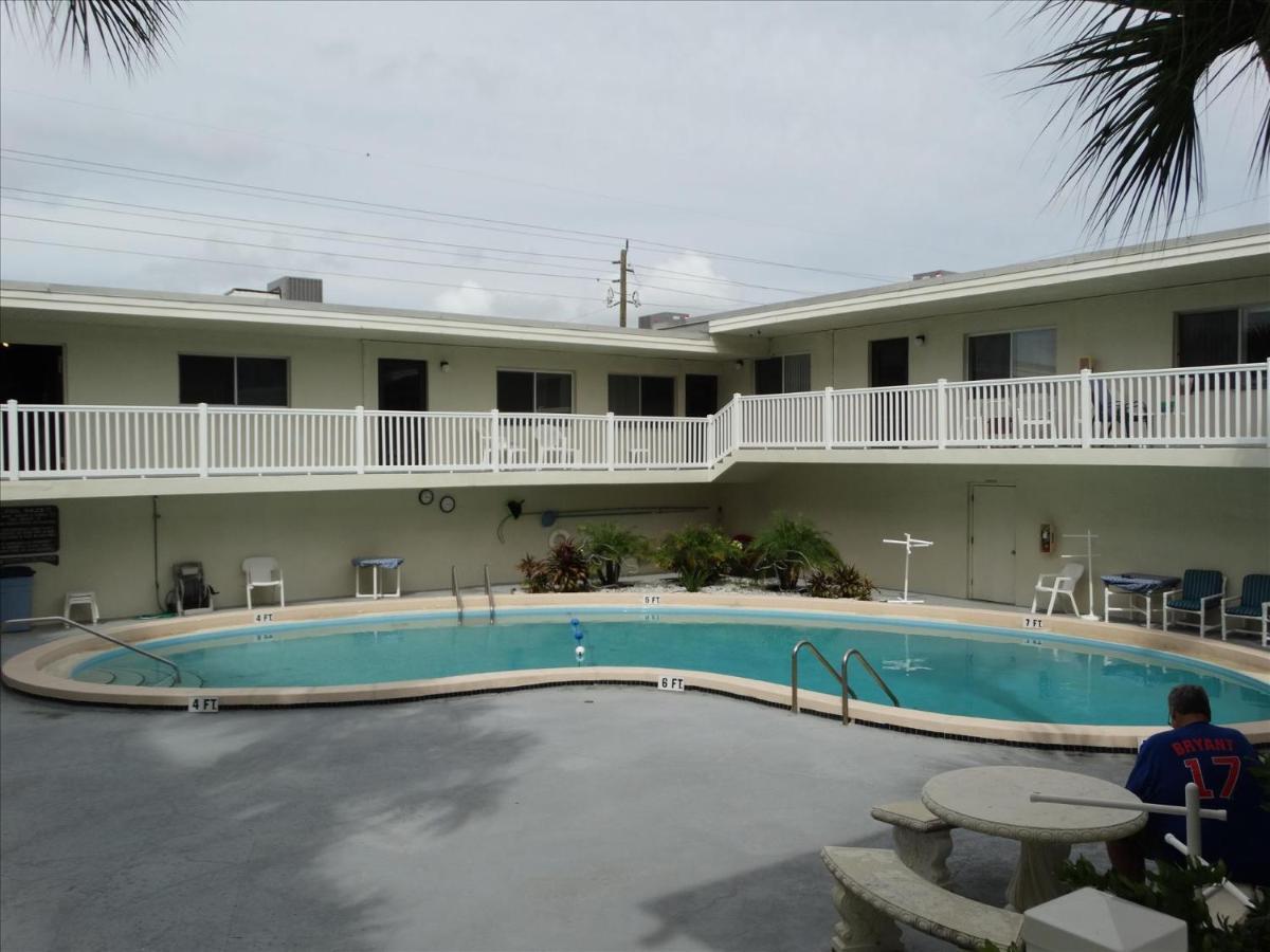 Quiet Vista Del Mar 2 Bedroom Condo Beachfront Property Cocoa Beach Esterno foto